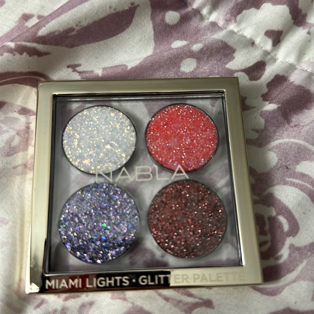 Nabla Glitter Palette